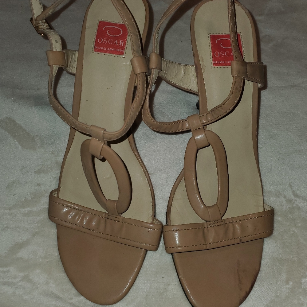 O by Oscar De La Renta Sandal